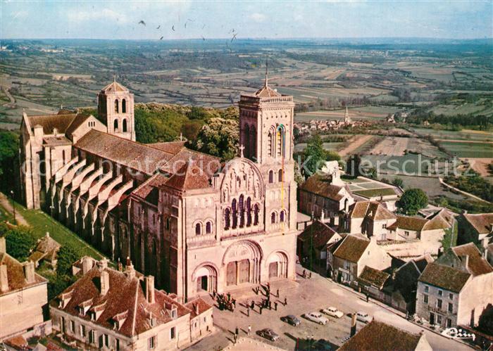 Vezelay Vue aerienne Basilique de la Madeleine