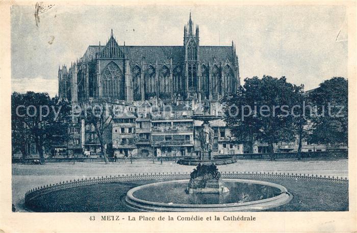 Metz  57 Moselle Place de la Comédie et la Cathedrale Fontaine