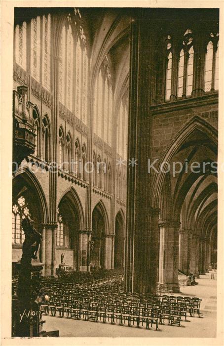 Metz  57 Moselle Intérieur de la Cathedrale la Nef et les Bas Côtés