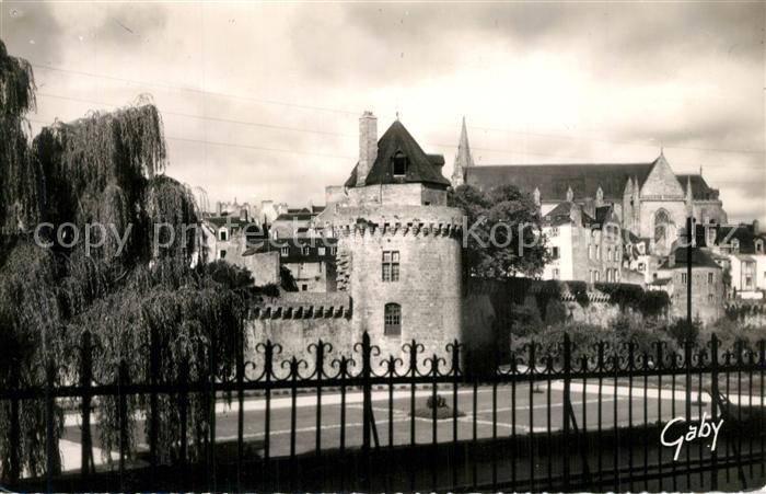 Vannes 56 La Tour du Connétable et la Cathedrale
