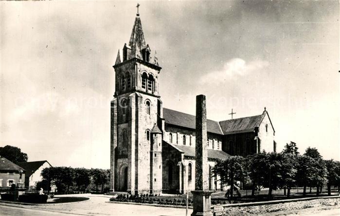 Dun-les-Places Eglise Monument du Souvenir