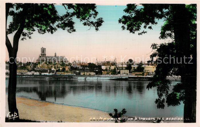 Nevers 58 Vue a travers les acacias