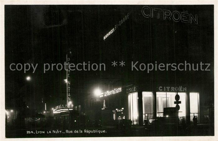Lyon France Rue de la République la nuit