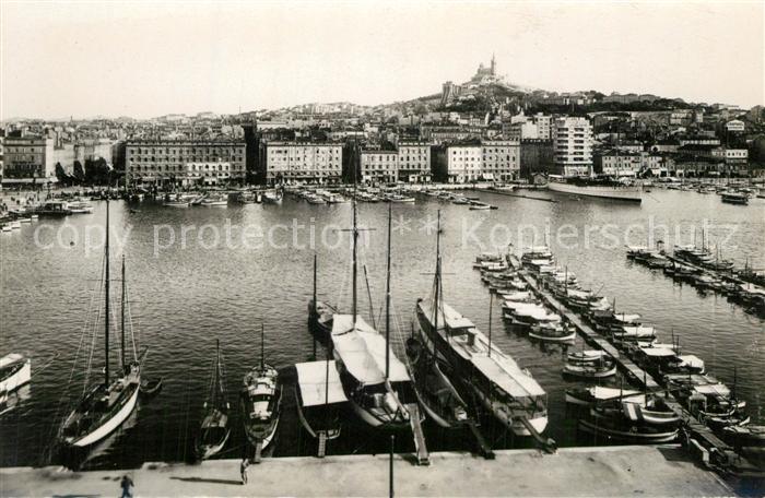 Marseille Bouches-du-Rhone Le Port et Basilique Notre Dame de la G