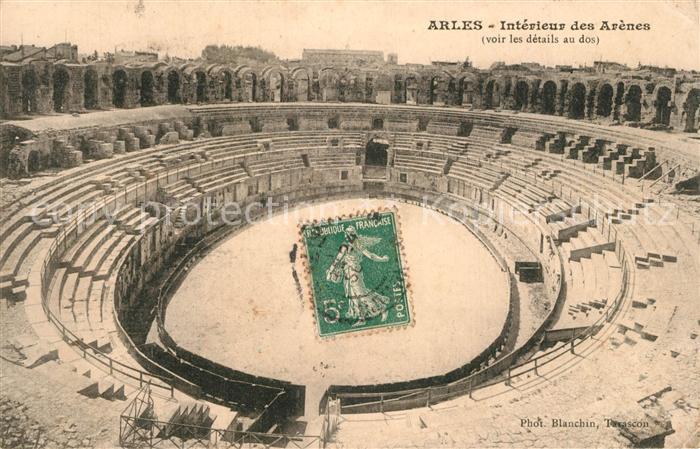 Arles Bouches-du-Rhone Intérieur des Arènes