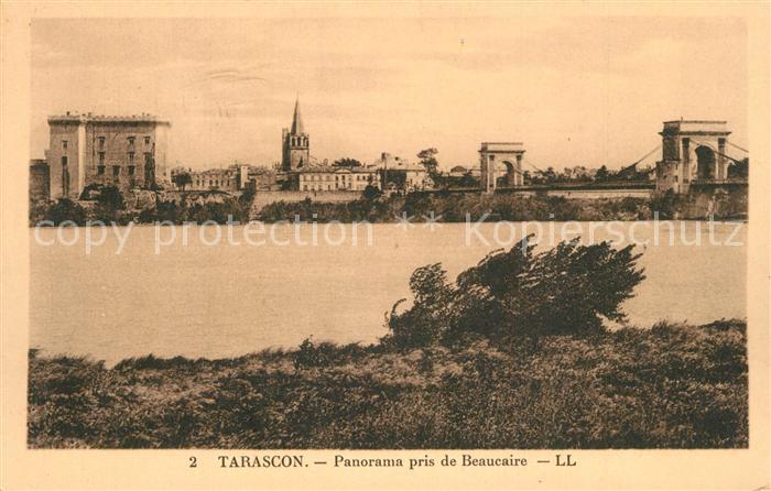 Tarascon Bouches-du-Rhone Panorama pris de Beaucaire