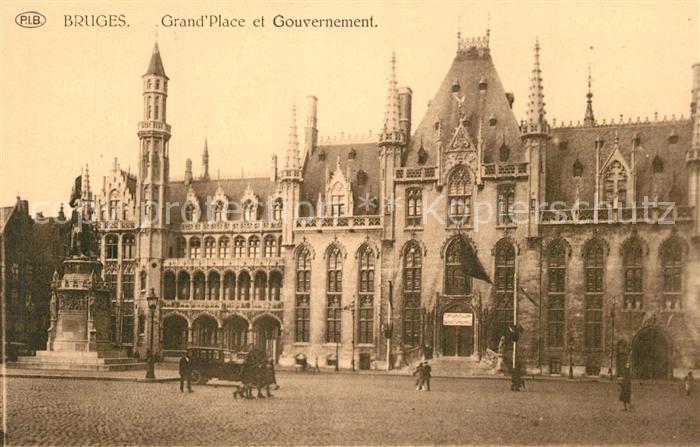 Bruges BRUGGE Belgie Grand  Place et Gouvernement Monument