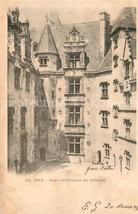 Pau 64 Cour intérieur du Chateau