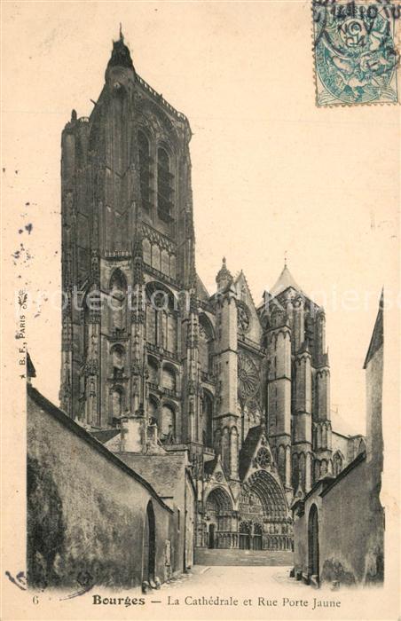 Bourges Cathedrale et Rue Porte Jaune
