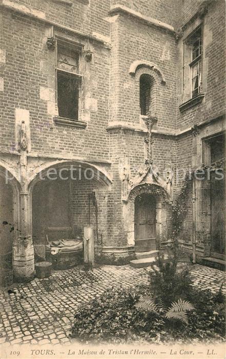 Tours Indre-et-Loire Maison de Tristan L_Hermile Cour