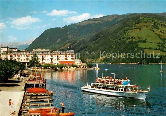 Zell See Uferpromenade mit Grand Hotel Fahrgastschiff