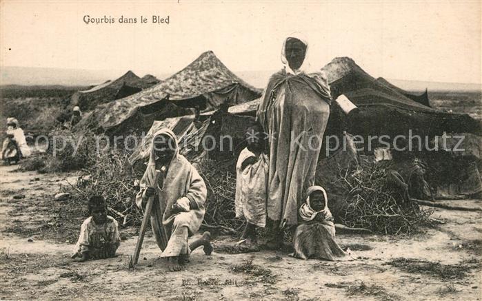Typen Afrika Gourbis dans le Bled