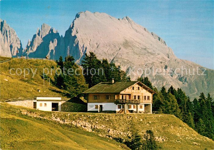 Schlern AVS Schutzhuette mit Plattkofel Dolomiten