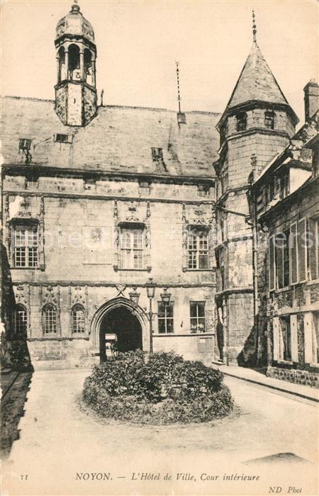Noyon Oise Hotel de Ville Cour
