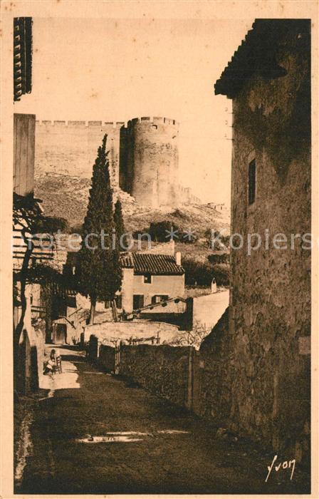 Villeneuve-les-Avignon Une vieille rue dominee par le fort Sai