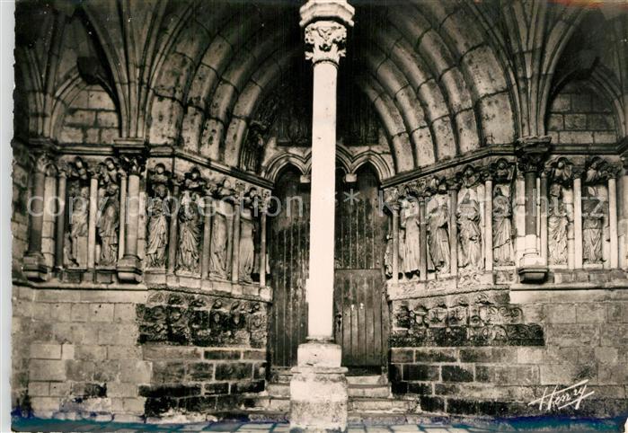 Candes-Saint-Martin Parche de l Eglise