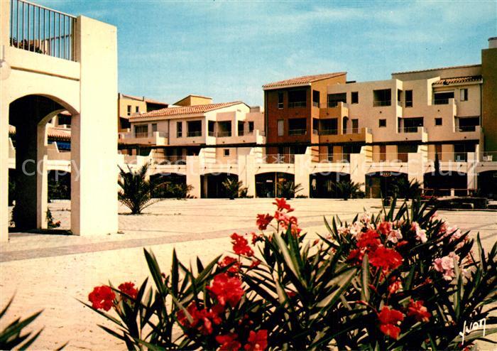 Cap-d Agde La Place Richelieu Arcades Marchandes