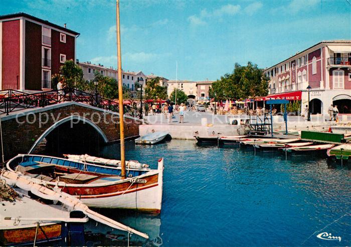 Port Grimaud Place de Marche Port