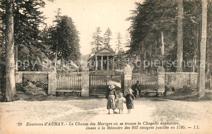 Auray Champ des Martyrs Chapelle expiatoire d