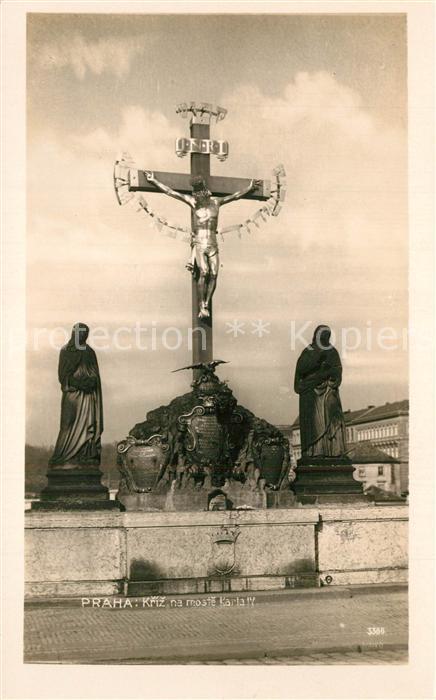 Praha Prahy Prague Kriz na moste karla IV Kreuz auf der Karlsbruecke