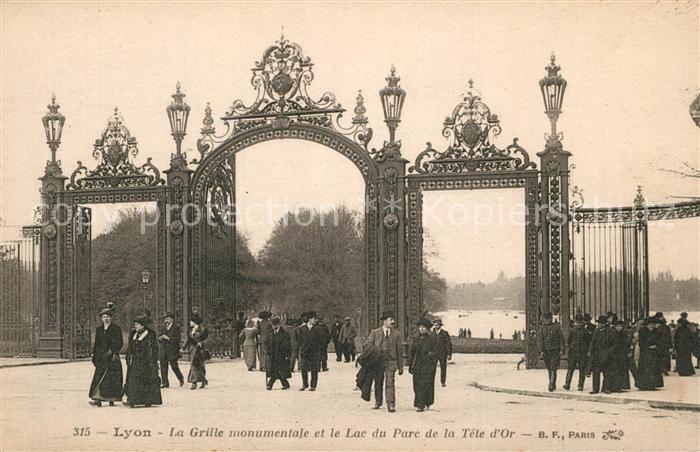 Lyon France La Grille monumentale Lac du Parc de la Tête d Or