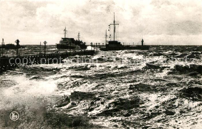 Ostende Oostende Entrée de la Malle par tempête