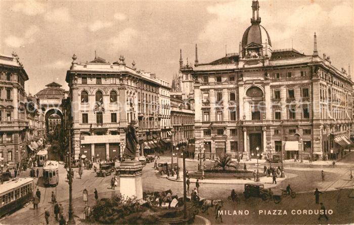 Milano Piazza Cordusio Monumento