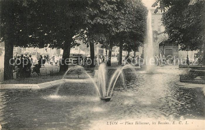 Lyon France Place Bellecour les bassins