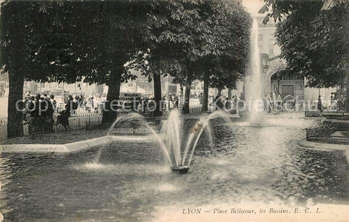Lyon France Place Bellecour les bassins
