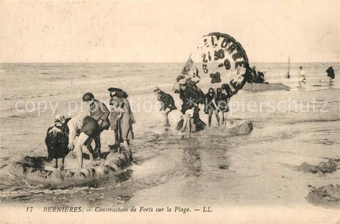 Bernieres-sur-Mer Forts sur la Plage