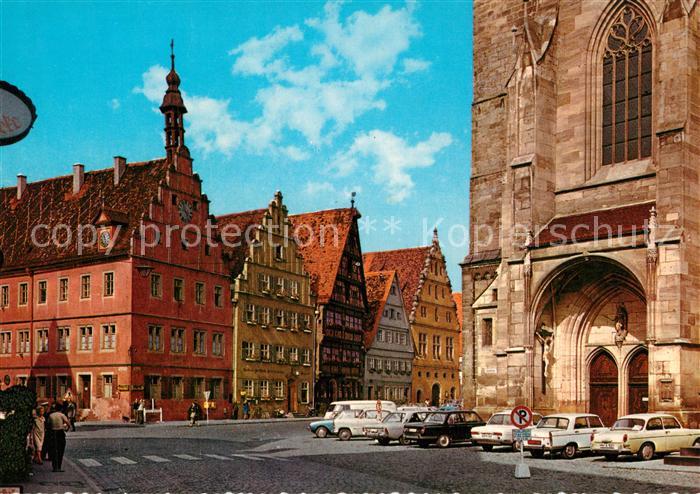Dinkelsbuehl Weinmarkt mit Ratstrinstube und St. Georgenkirche