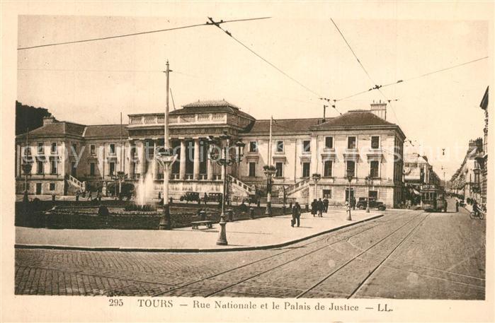 Tours Indre-et-Loire Rue Nationale et le Palais de Justice