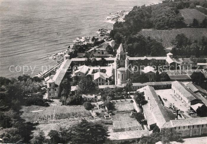Ile Saint-Honorat Alpes Maritimes Abbaye de ND de Lerins Vue aerienne