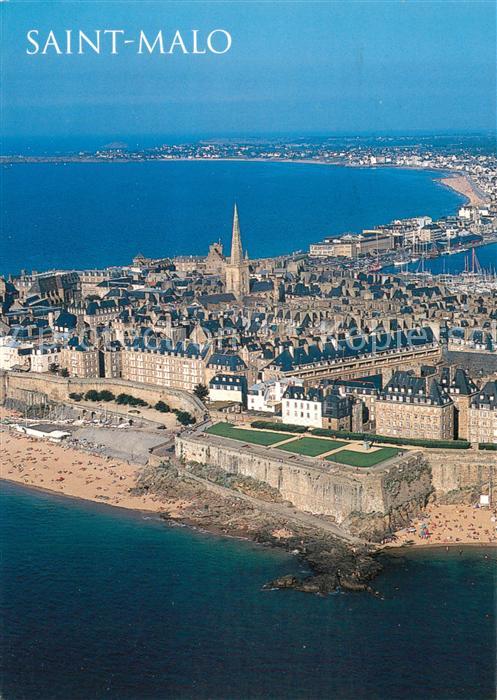 Saint-Malo 35 La cite des corsaires dominee par la felche de la cathedrale Vue a
