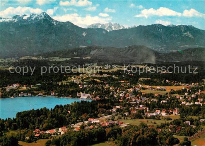 Velden Woerthersee Panorama mit Blick zum Mittagskogel Karawanken Fliegeraufnahm