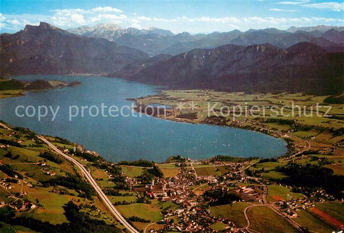 Mondsee Salzkammergut Fliegeraufnahme mit Schafberg Hoher Dachstein
