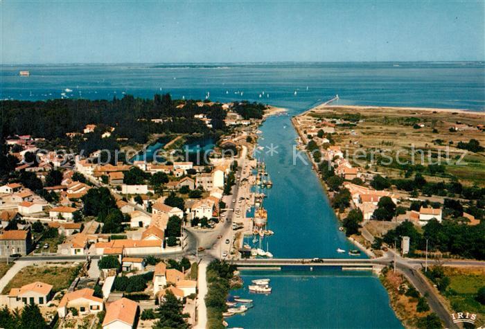 Ile d Oleron Le Chenal de la Perrotine a gauche Fort