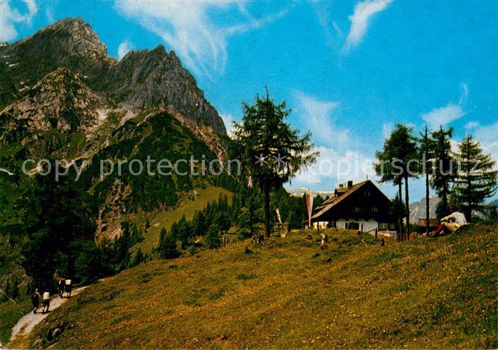 Werfener Huette Ostpreussenhuette mit Eibleck und Hochkoenig