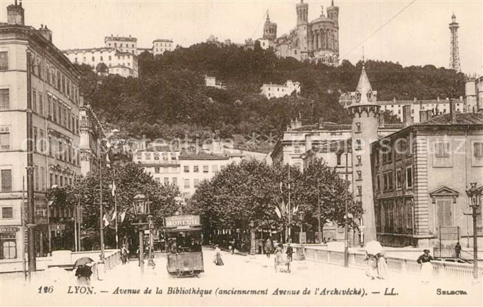 Lyon France Avenue de la Bibliothèque anciennement Avenue de l'Archevêché Tram