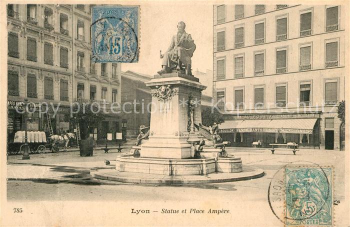 Lyon France Statue et Place Ampère
