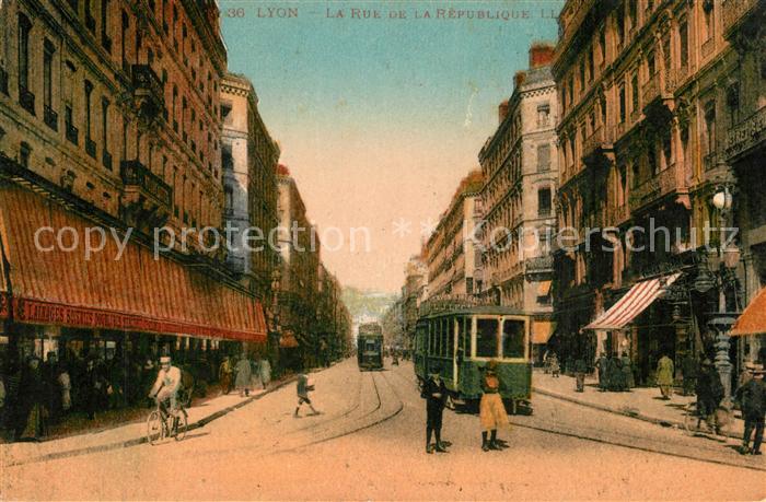 Lyon France Rue de la République tram