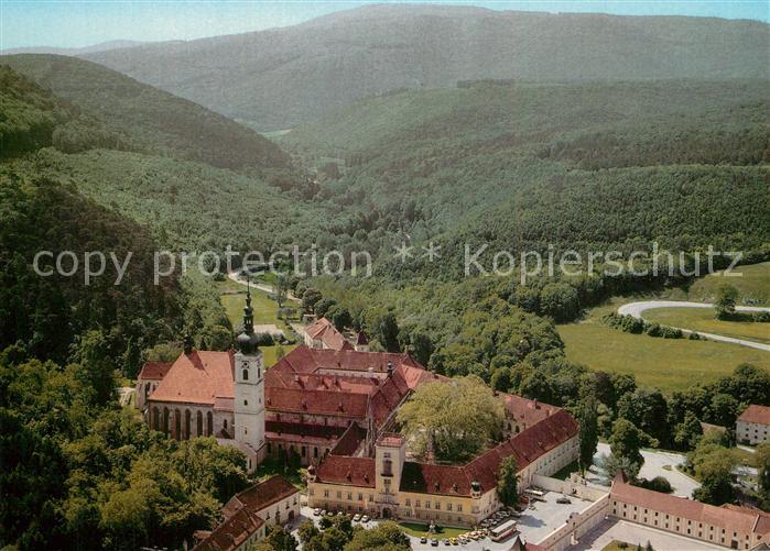 Heiligenkreuz Niederoesterreich Stift Kloster im Wienerwald Fliegeraufnahme