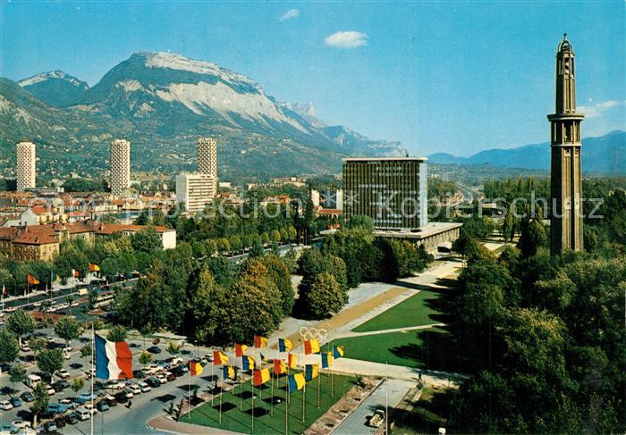 Grenoble Parc Paul Mistral les trois tours nouvelle Mairie au fond Mont Saint Ey