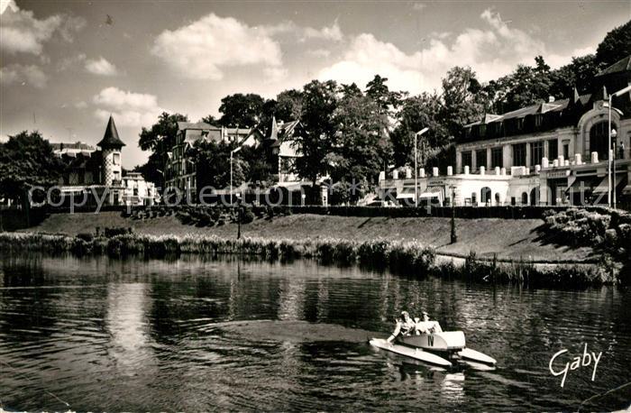 Bagnoles-de-l Orne Le Lac et le Casino des Thermes