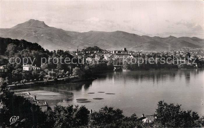 Hendaye Pyrenees Atlantiques Avec les trois Couronnes