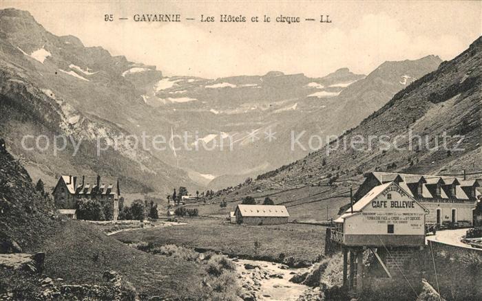 Gavarnie Hautes-Pyrenees Les Hotels et le cirque