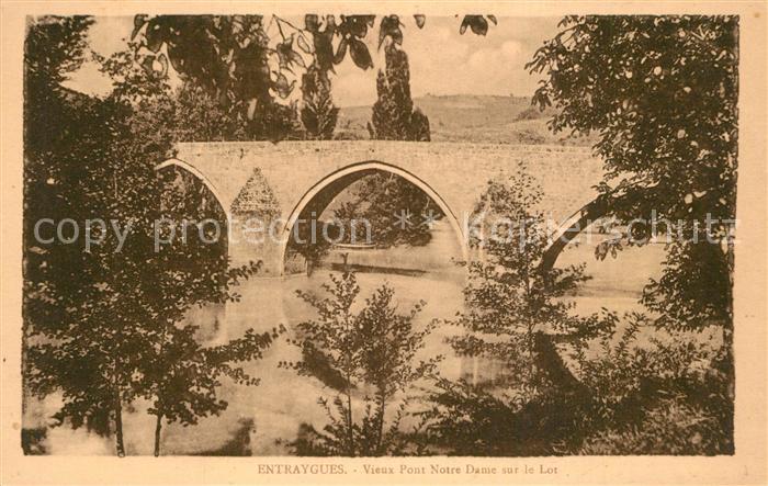 Entraygues-sur-Truyere Vieux Pont Notre Dame sur le Lot