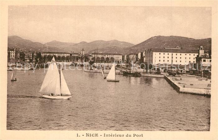 Nice Alpes Maritimes Interieur du Port