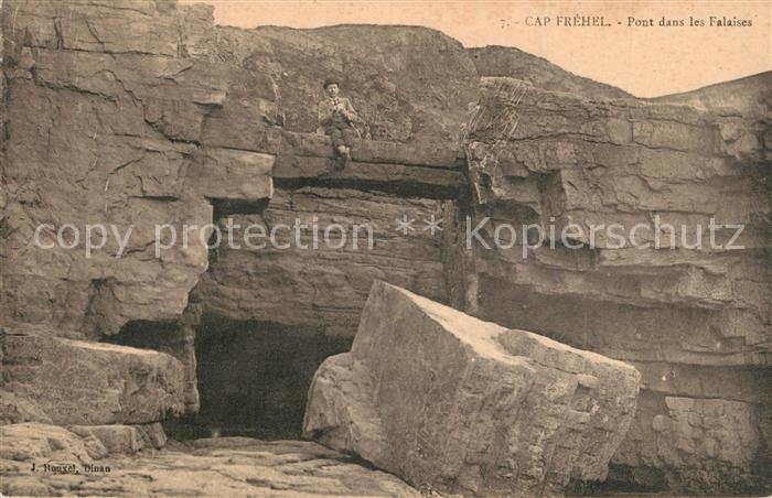 Cap Frehel Cotes d Armor Bretagne Pont dans les Falaises