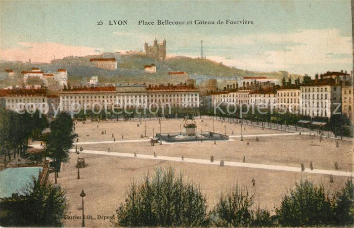 Lyon France Place Bellecour Monument et Coteau de Fourvière